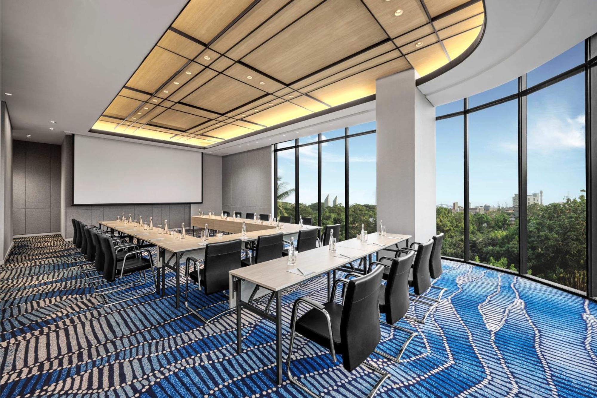 Hyatt Place Makassar Luaran gambar